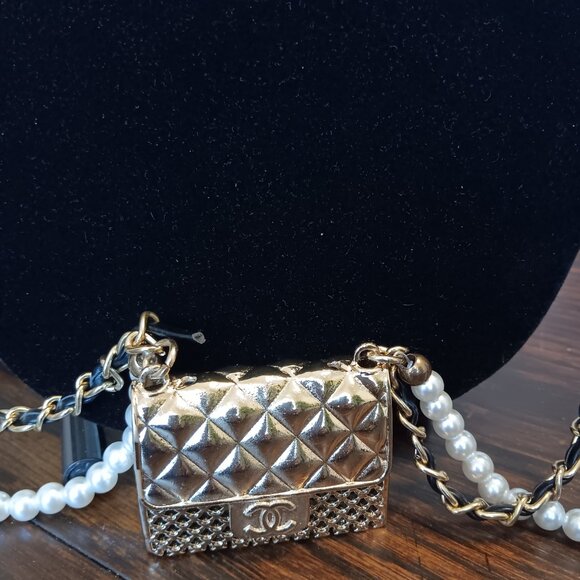 CHANEL MICRO BAG Pendant Bling NECKLACE 2 Strap Crossbody Gold & Pearls - Picture 11 of 13